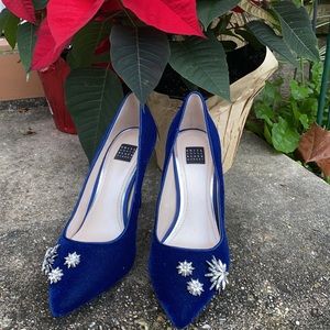 Anybody looking for some holiday shoes?